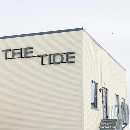The Tide - Sørvågen