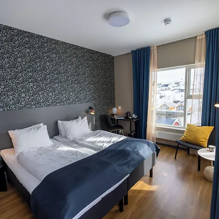 The Tide - Sørvågen