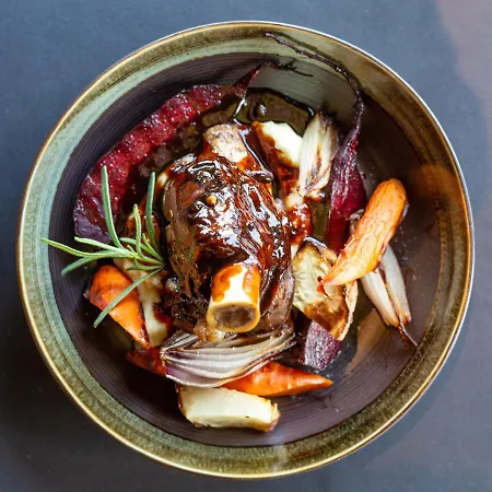 Отель The Tide -